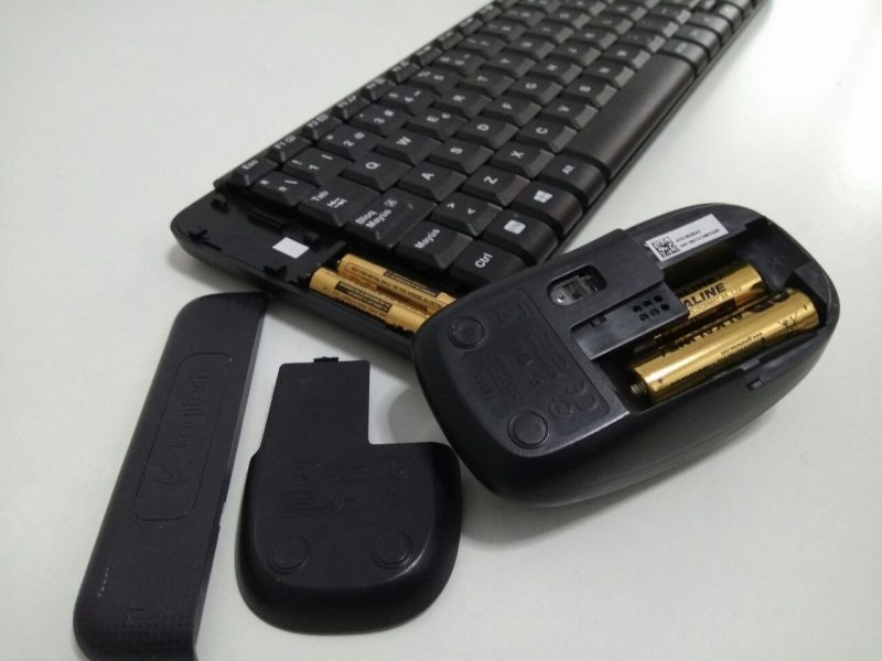 El teclado y el ratón MK220 funcionan con pilas